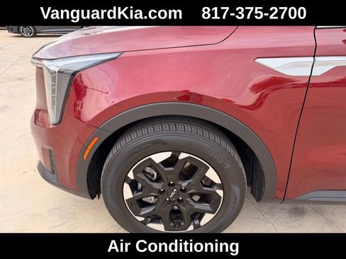 Used 2024 Kia Sorento S w/ Panoramic Sunroof Package image 8