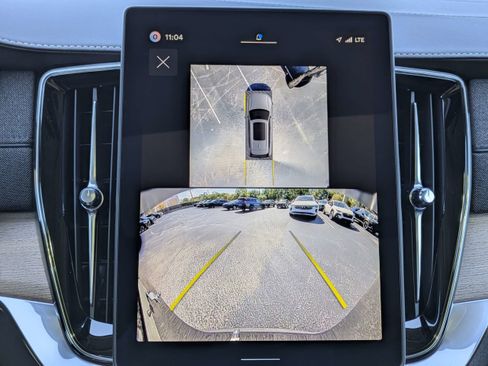 New 2026 Volvo XC90 T8 Plus w/ Protection Package Premier image 23