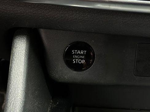 Used 2025 Nissan Rogue SV FWD image 26