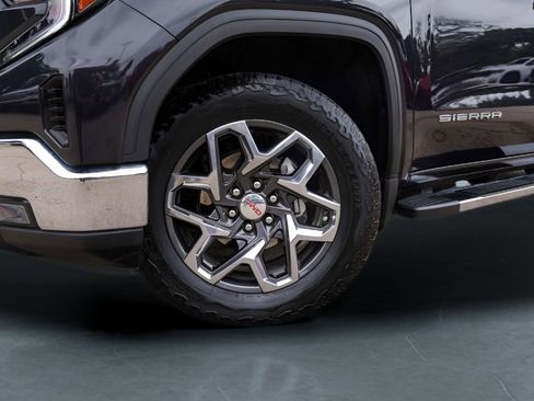 Used 2023 GMC Sierra 1500 SLT w/ SLT Premium Package AWD/4WD image 4