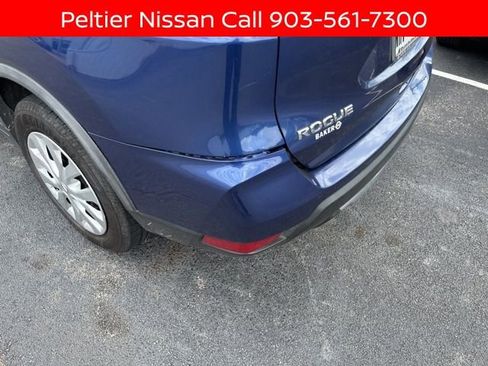 Used 2020 Nissan Rogue S FWD image 12