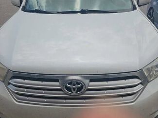 Used 2012 Toyota Highlander Limited FWD video 1