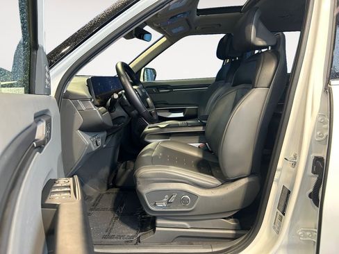 Used 2024 Kia EV9 Wind image 15