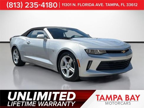 Used 2018 Chevrolet Camaro LT RWD image 1