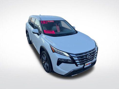 Certified 2025 Nissan Rogue SL image 33