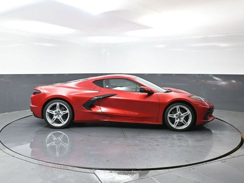 Used 2021 Chevrolet Corvette Stingray Preferred Cpe w/ Engine Appearance Package RWD image 4