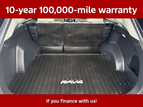 Used 2022 Toyota RAV4 LE AWD/4WD image 16
