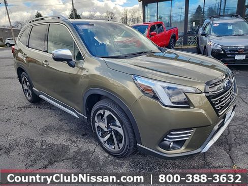 Used 2022 Subaru Forester Touring image 2