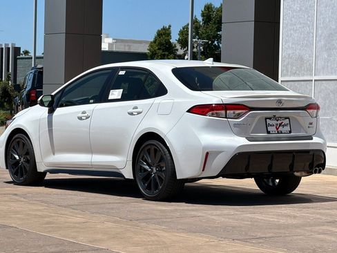 New 2026 Toyota Corolla SE w/ SE Premium Package FWD image 6