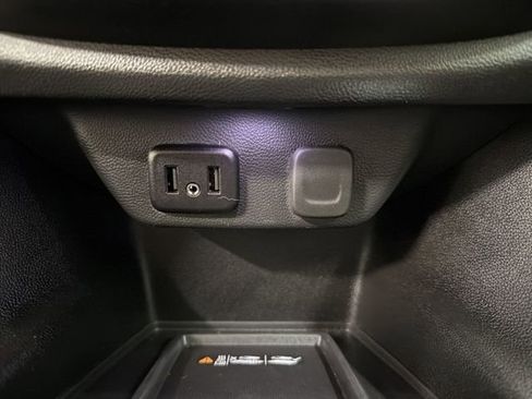 Certified 2023 Chevrolet Traverse LT image 29