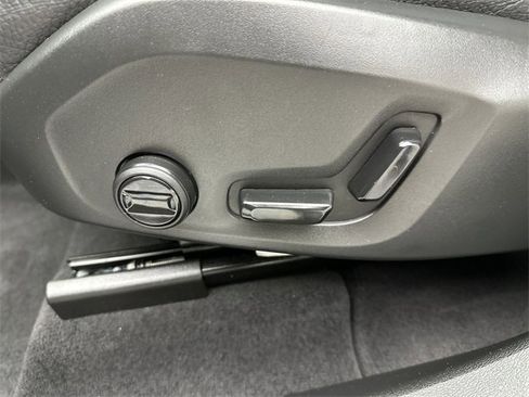 Certified 2025 Volvo XC60 B5 Plus image 12