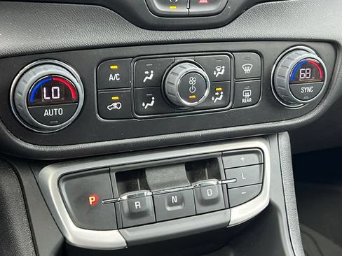 Used 2024 GMC Terrain SLT w/ Elevation Edition AWD/4WD image 28