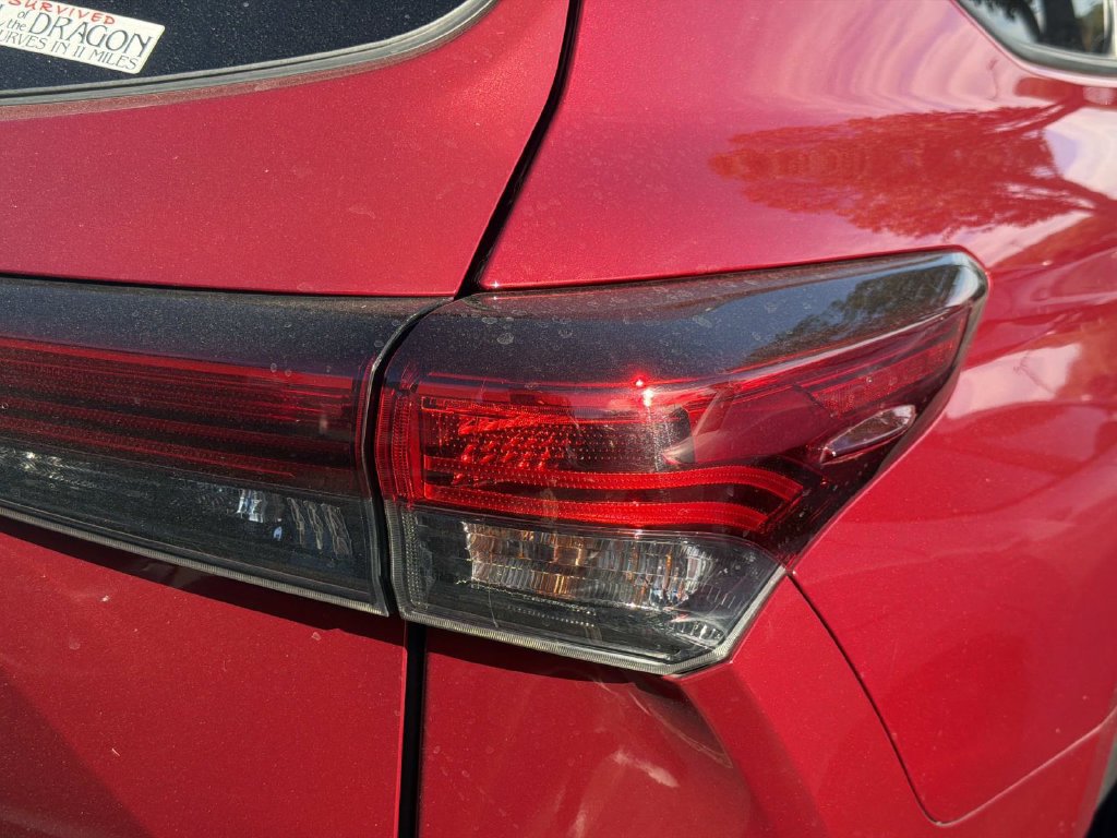 Used 2021 Toyota Highlander XSE AWD/4WD image 5