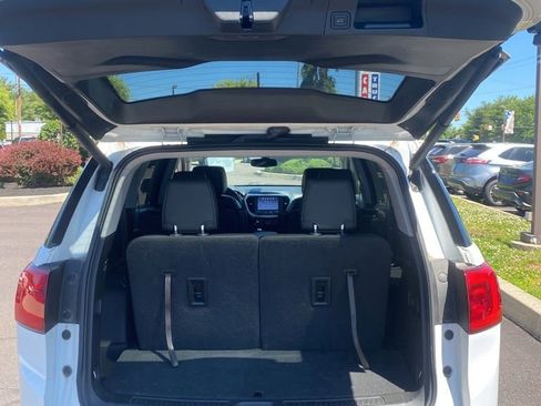 Used 2019 GMC Acadia SLT AWD/4WD image 23