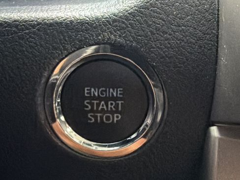 Used 2022 Toyota 4Runner Limited AWD/4WD image 26
