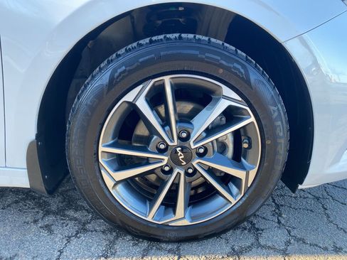 Certified 2023 Kia Forte LXS image 9