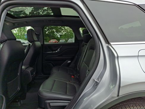 Certified 2022 Lincoln Corsair AWD w/ Premium Package image 11