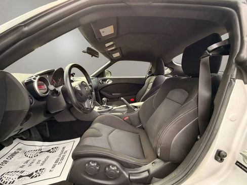 Used 2012 Nissan 370Z Coupe RWD image 21