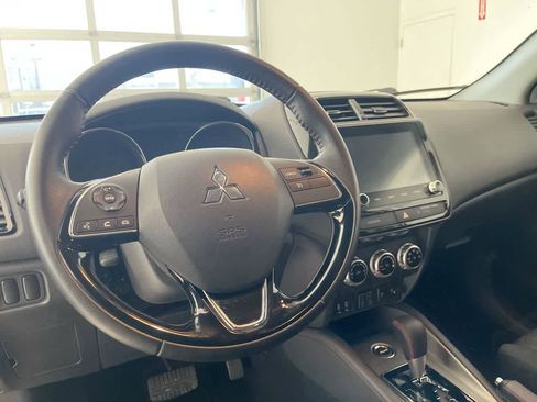 Used 2025 Mitsubishi Outlander Sport LE AWD/4WD image 14