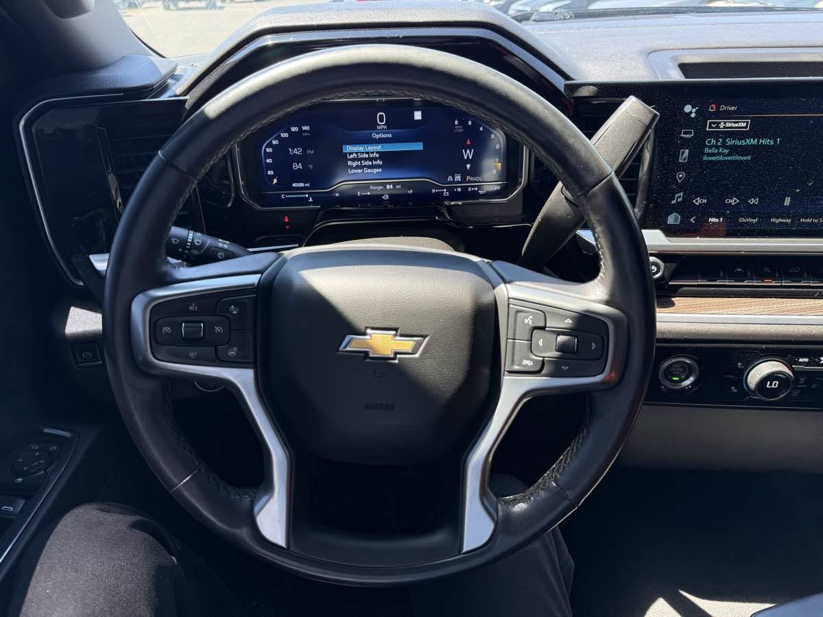 Used 2022 Chevrolet Silverado 1500 LT AWD/4WD image 8