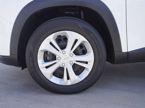 Used 2025 Chevrolet Trax LS FWD image 22