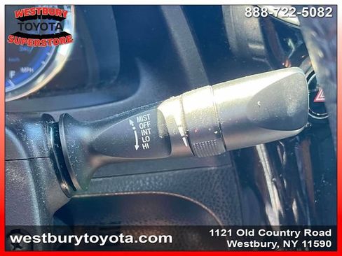 Used 2018 Toyota Corolla SE w/ Carpet Mat Package (TMS) FWD image 24