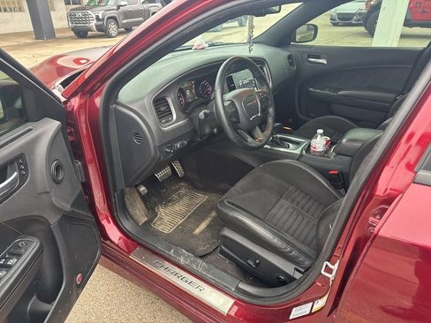 Used 2017 Dodge Charger R/T image 22