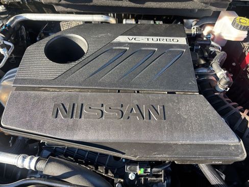 Used 2025 Nissan Rogue SV image 32