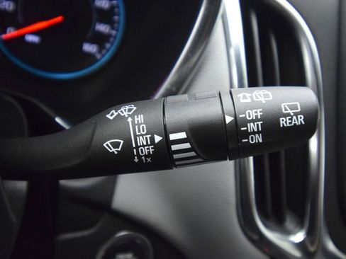 Used 2024 Chevrolet Equinox LT FWD image 34