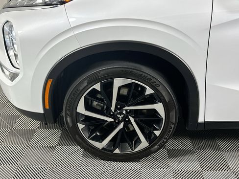 Used 2024 Mitsubishi Outlander SE FWD image 11