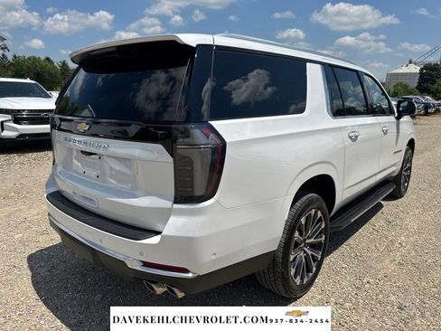 Used 2025 Chevrolet Suburban High Country w/ Sun And Tow Package AWD/4WD image 6
