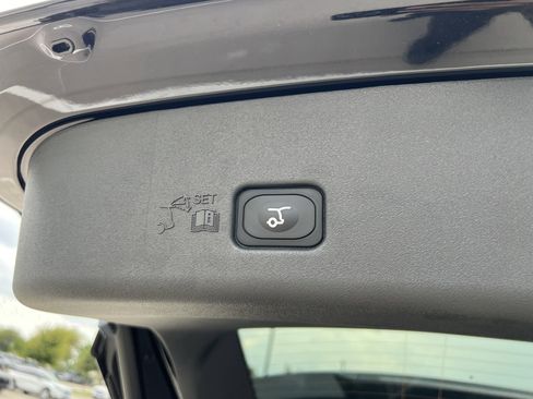 New 2025 Lincoln Nautilus Premier image 36