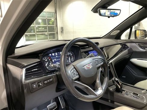 Certified 2022 Cadillac XT6 Sport w/ Technology Package image 16