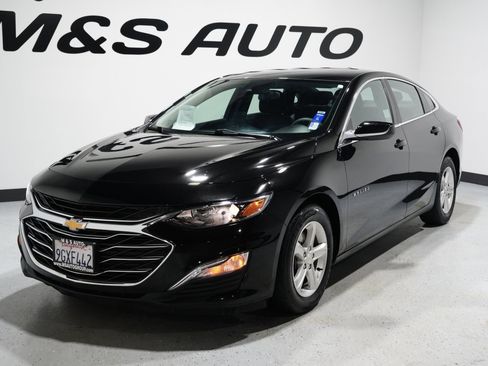 Used 2023 Chevrolet Malibu LS w/ Driver Confidence Package image 3