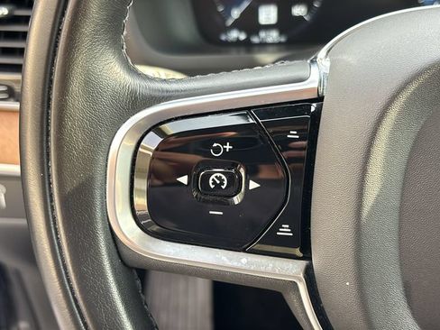 Used 2021 Volvo XC90 T6 Momentum w/ Protection Package Premier AWD/4WD image 16