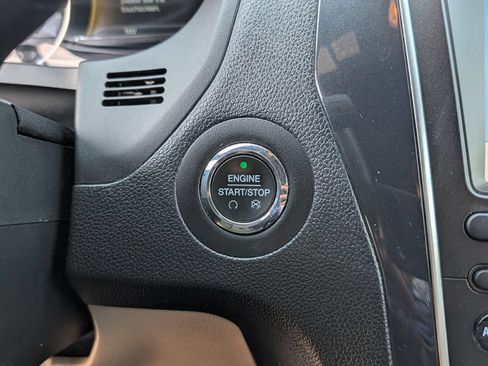 Used 2019 Ford Explorer Limited w/ Ford Safe & Smart Package FWD image 22