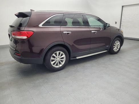 Used 2016 Kia Sorento LX w/ LX Convenience Package image 10