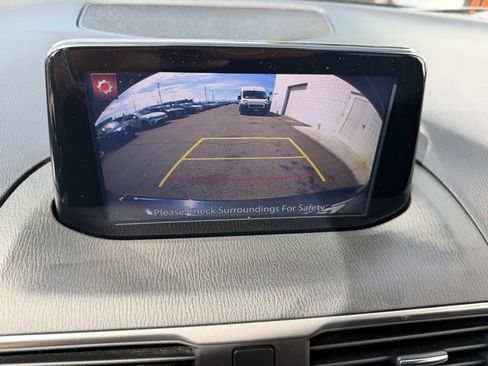 Used 2018 MAZDA MAZDA3 Sport image 24