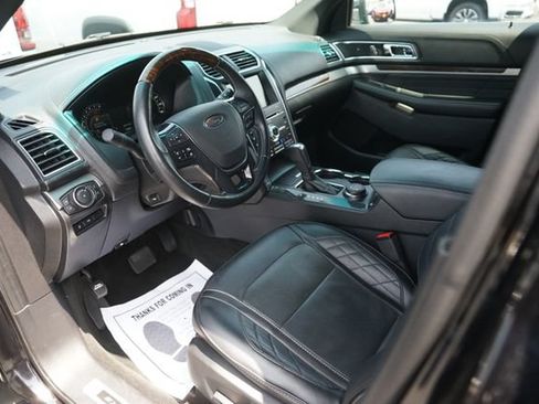 Used 2016 Ford Explorer Platinum AWD/4WD image 8