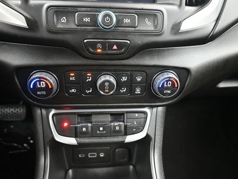 Used 2022 GMC Terrain SLE w/ Driver Convenience Package AWD/4WD image 17