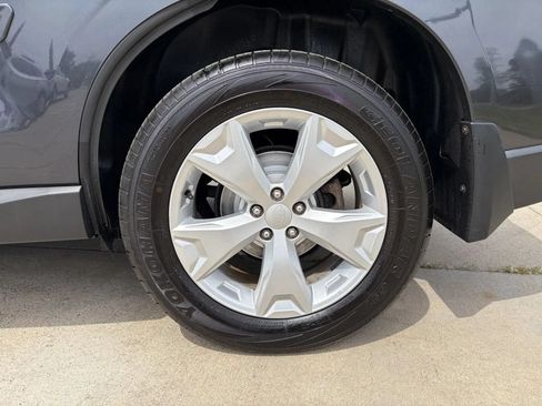 Used 2014 Subaru Forester 2.5i Limited AWD/4WD image 9