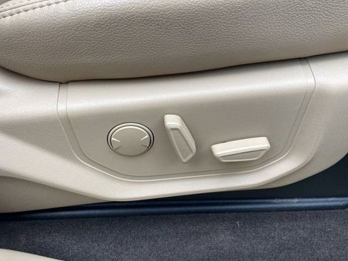 Used 2019 Ford F150 Lariat w/ Equipment Group 502A Luxury image 11