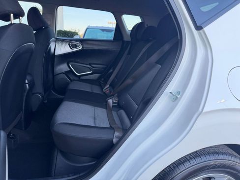 Used 2025 Kia Soul LX w/ LX Technology Package image 37