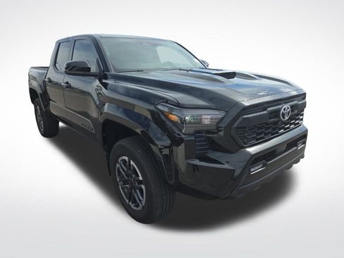 Used 2024 Toyota Tacoma TRD Sport AWD/4WD image 3