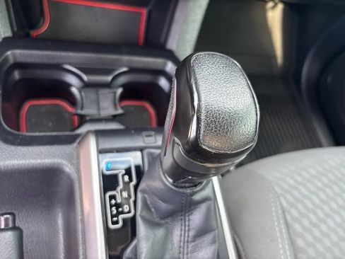 Used 2022 Toyota Tacoma SR5 w/ Technology Package RWD image 13