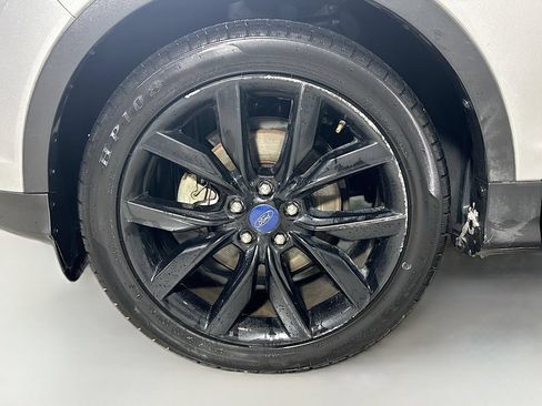 Used 2018 Ford Escape SE w/ SE Sport Appearance Package FWD image 29