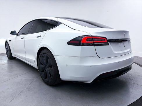 Used 2022 Tesla Model S image 22