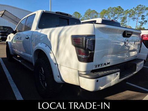 Used 2017 Nissan Titan SV image 4