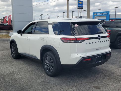 New 2026 Nissan Pathfinder S image 6