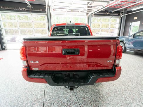 Used 2022 Toyota Tacoma SR AWD/4WD image 3